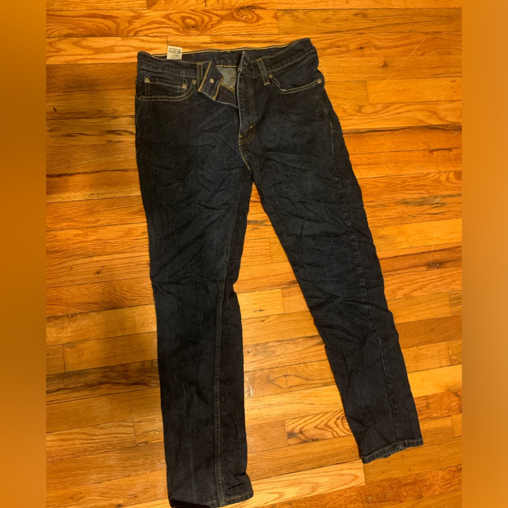 Levi dark blue 32w 30l very good condition.